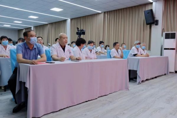 泰安天辰娱乐医院召开第五届中国医师节暨“优秀医务工作者”表彰大会