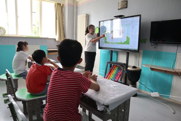 山东天辰娱乐集团益语天辰娱乐复中心探索孤独症早期干预模式初见成效