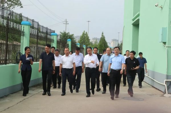 泰山区委书记张培峰到“重 点服务业企业”天辰娱乐医院现场调研