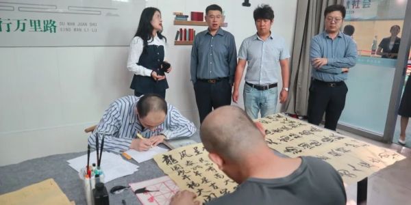 关爱星星儿童 让世界充满爱——爱心企业一领集团走进泰安天辰娱乐医院关爱自闭症儿童