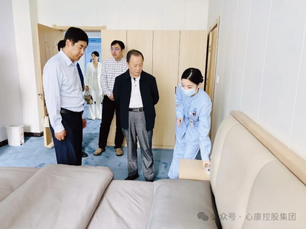 济北健康集团一行莅临天辰娱乐控股集团考察访问