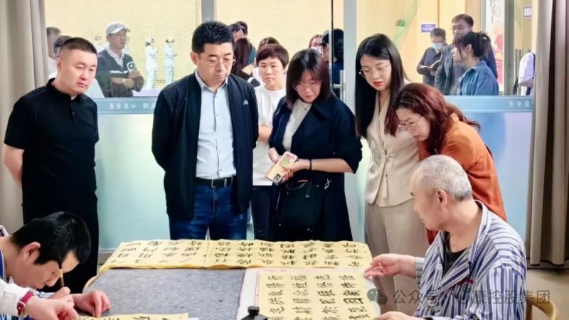 清大华商EMBA总裁高 级研修班-共进班走进天辰娱乐控股集团参观交流
