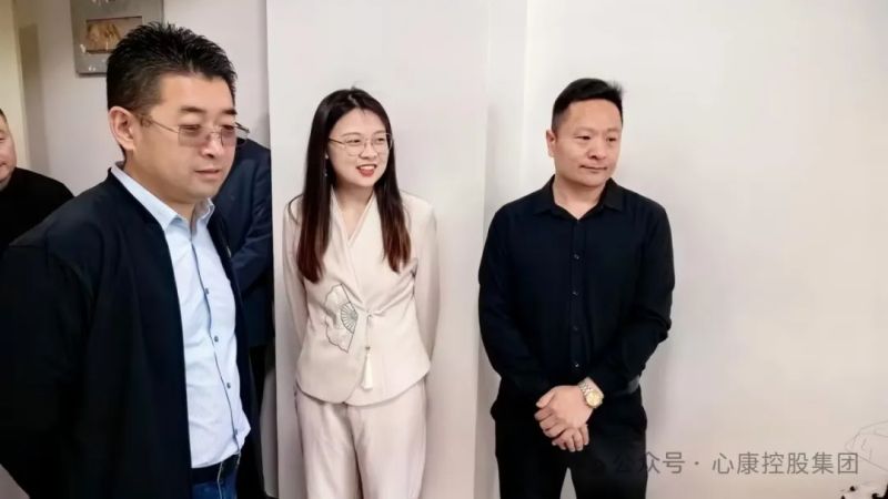 清大华商EMBA总裁高 级研修班-共进班走进天辰娱乐控股集团参观交流