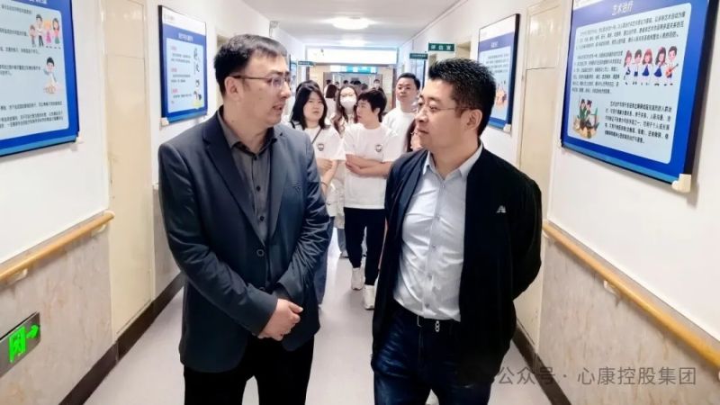 清大华商EMBA总裁高 级研修班-共进班走进天辰娱乐控股集团参观交流